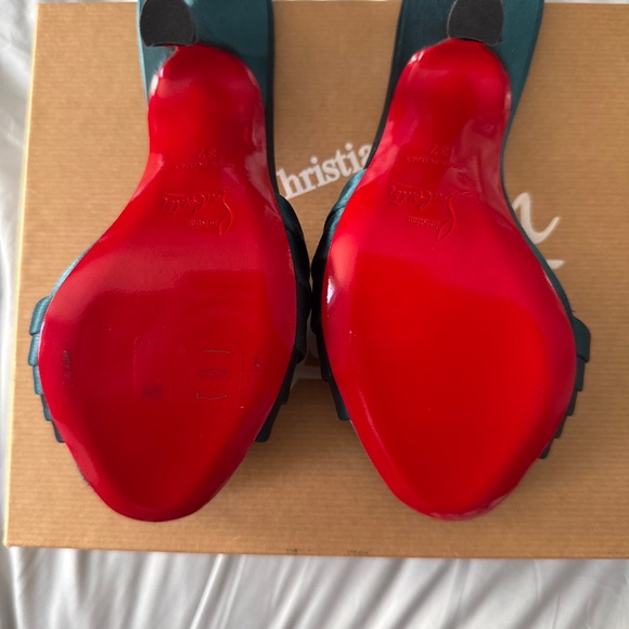 Christian Louboutin Nicol is back green satin heels - Picture 2 of 3